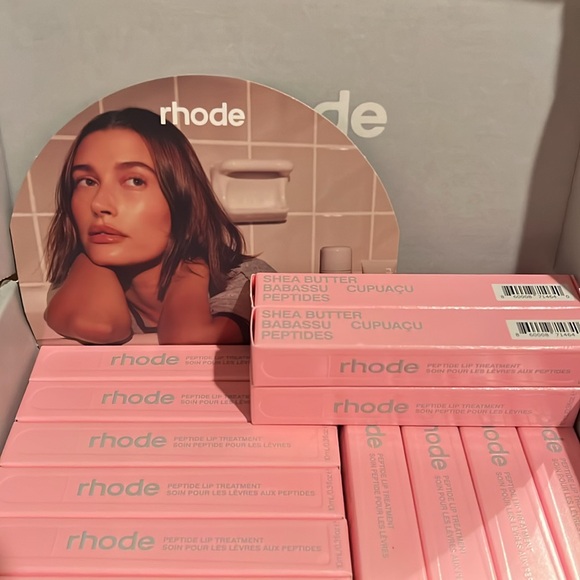 RHODE Peptide Lip Tint in Vanilla - Picture 3 of 6